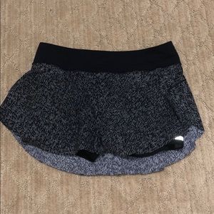 Lululemon skirt size 8